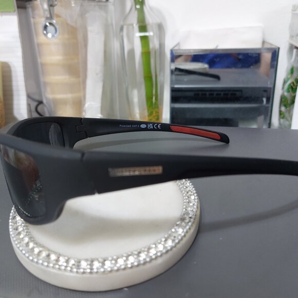 Foster Grant Sunglasses Black Red Multi Toned Colors - Picture 5 of 5